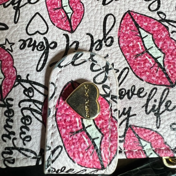 Betsey Johnson Micro Wallet & Bag Tag - Picture 5 of 7